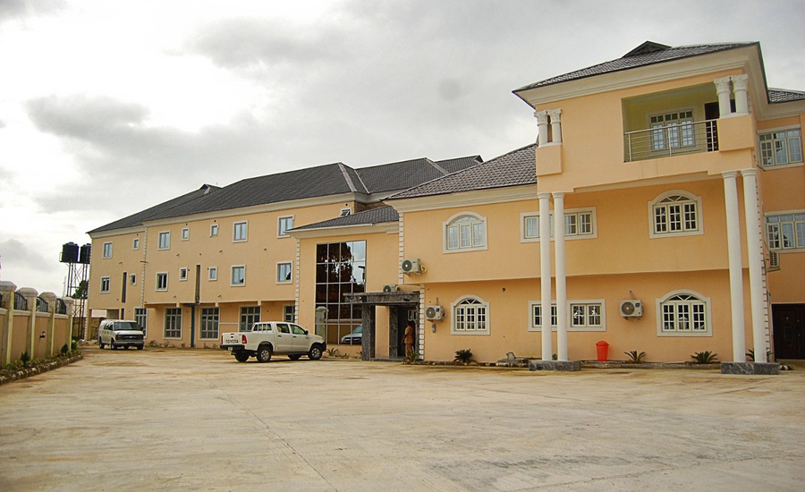 hotel edinan suites 511761 1 900x550